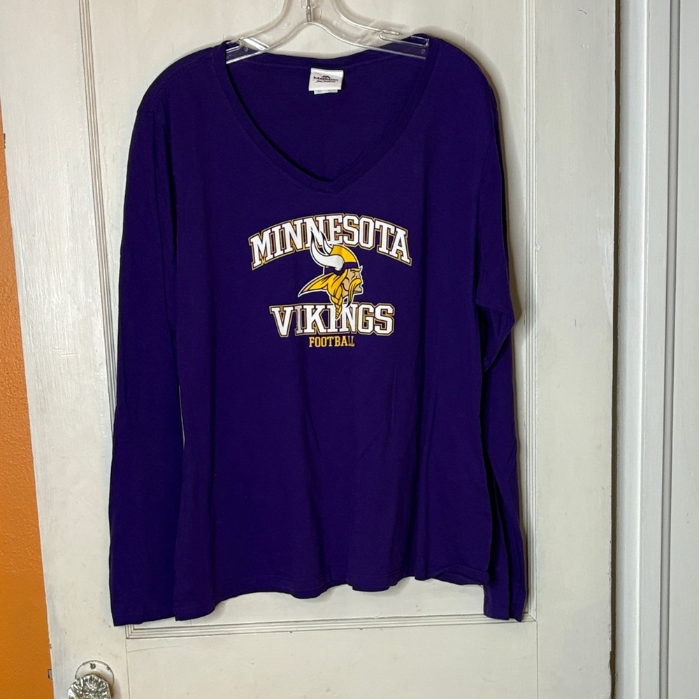 Minnesota Vikings Vneck Purple Long Sleeve Shirt XXLarge